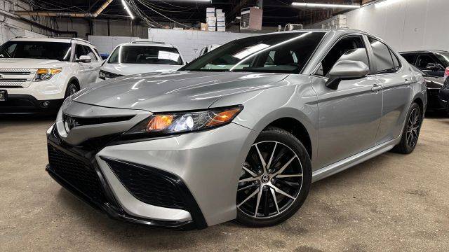 2021 Toyota Camry SE FWD photo