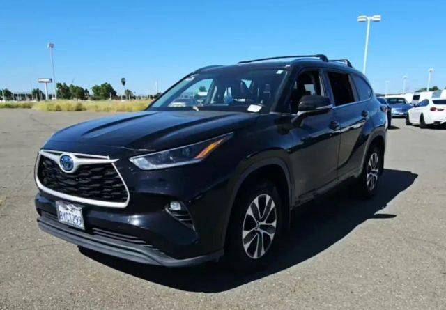 2021 Toyota Highlander Hybrid XLE AWD photo