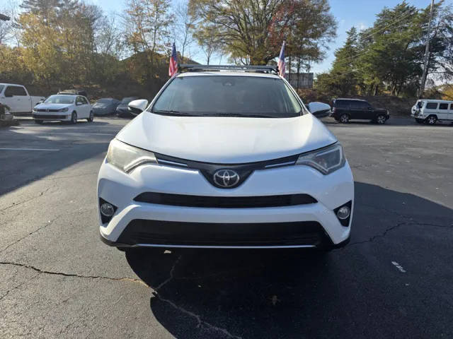 2018 Toyota RAV4 XLE FWD photo