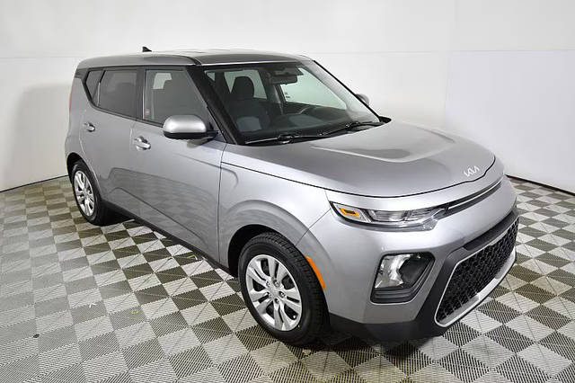 2022 Kia Soul LX FWD photo