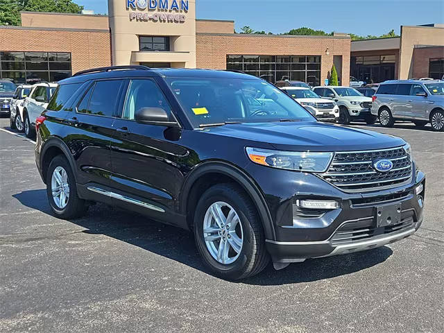 2021 Ford Explorer XLT 4WD photo