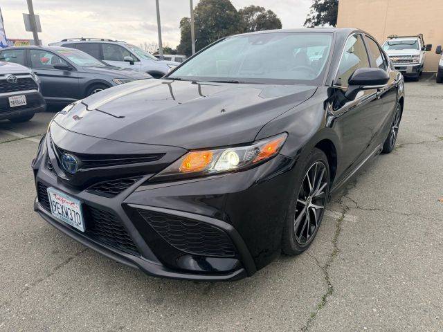 2022 Toyota Camry Hybrid SE FWD photo