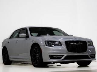 2020 Chrysler 300 300S RWD photo