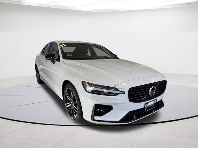 2022 Volvo S60 R-Design AWD photo