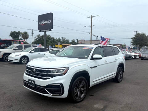2021 Volkswagen Atlas 3.6L V6 SE w/Technology R-Line AWD photo
