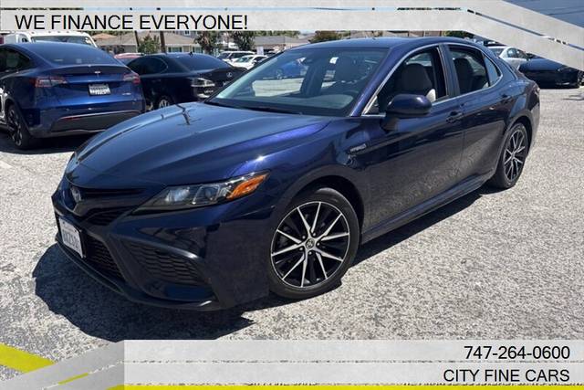 2021 Toyota Camry Hybrid SE FWD photo