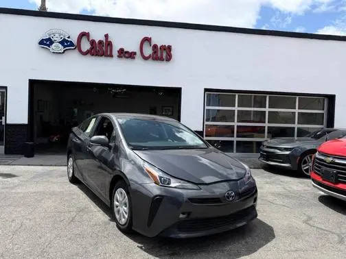 2022 Toyota Prius LE FWD photo