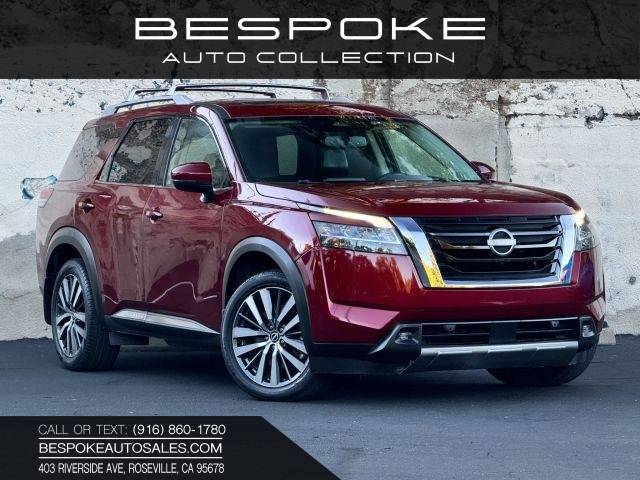 2022 Nissan Pathfinder Platinum FWD photo