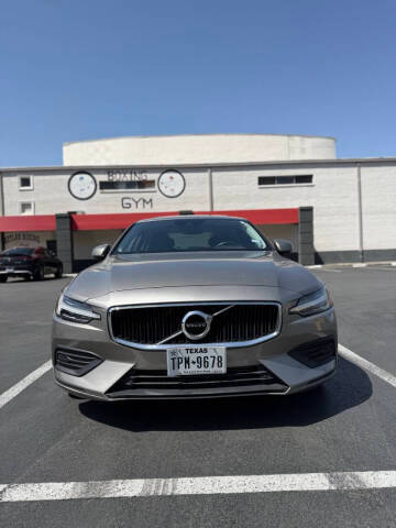 2020 Volvo S60 Momentum FWD photo