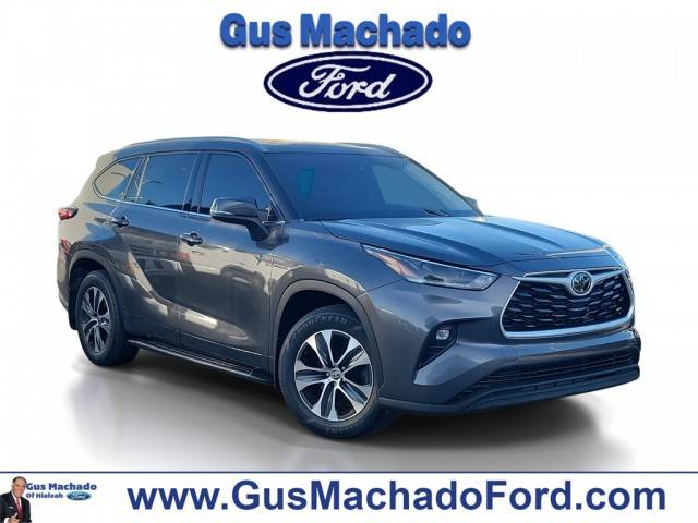 2021 Toyota Highlander XLE FWD photo