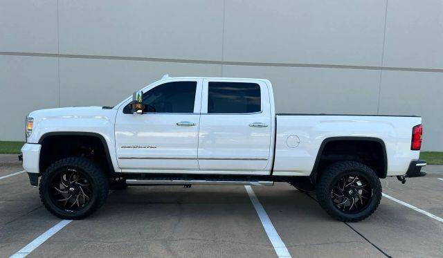 2015 GMC Sierra 3500HD Denali 4WD photo