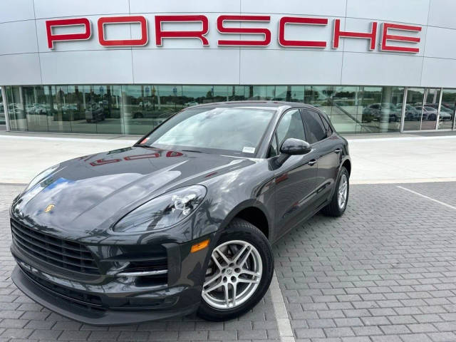 2021 Porsche Macan  AWD photo