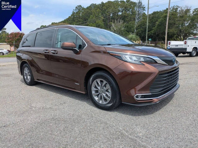 2021 Toyota Sienna XLE AWD photo
