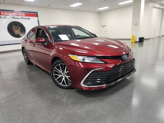 2022 Toyota Camry Hybrid XLE FWD photo