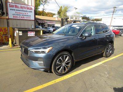 2022 Volvo XC60 Momentum AWD photo
