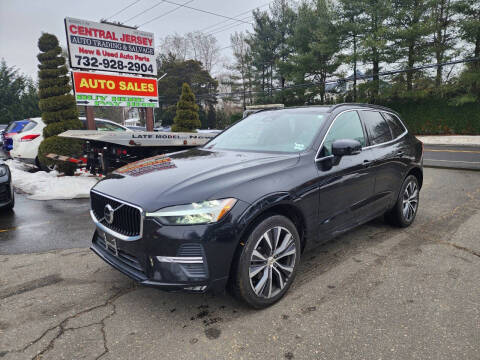 2022 Volvo XC60 Momentum AWD photo