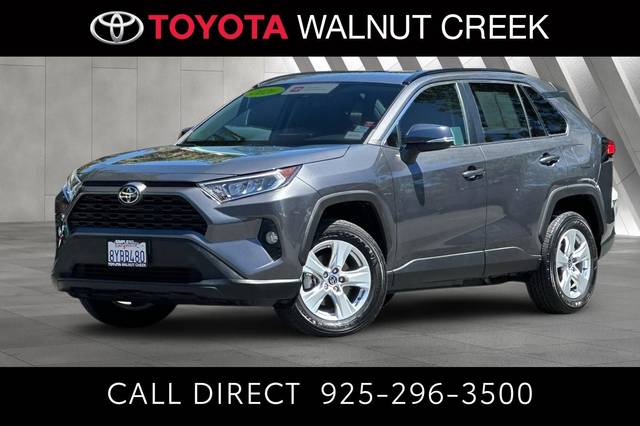 2021 Toyota RAV4 XLE FWD photo