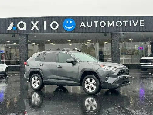 2020 Toyota RAV4 XLE AWD photo