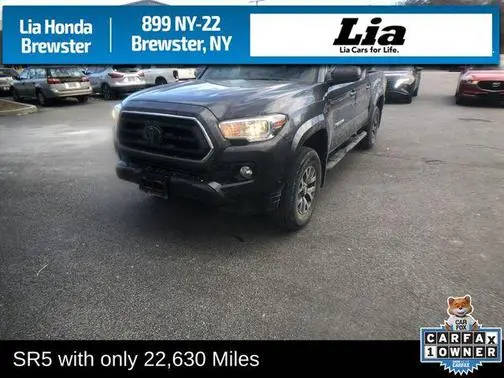 2021 Toyota Tacoma SR5 4WD photo