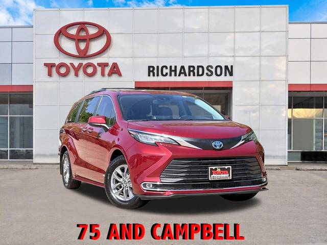 2021 Toyota Sienna XLE FWD photo