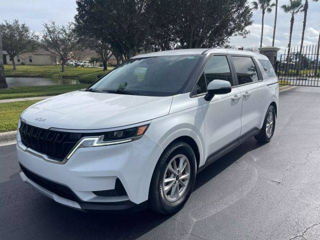 2022 Kia Carnival LXS FWD photo