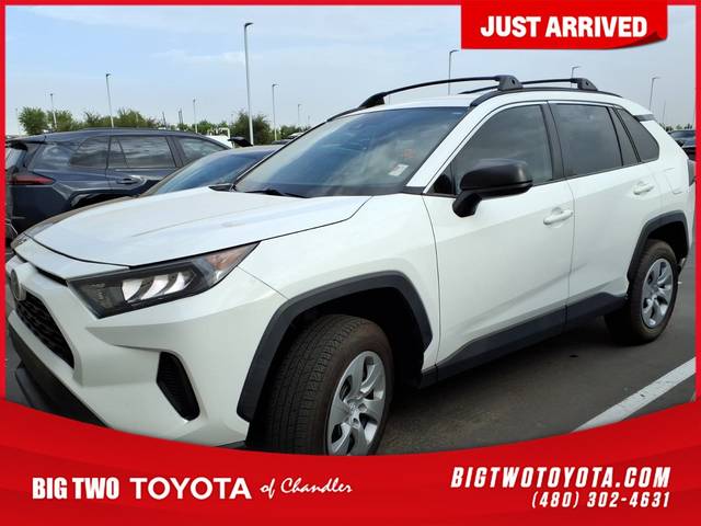 2021 Toyota RAV4 LE FWD photo