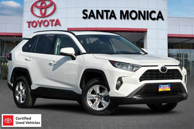 2021 Toyota RAV4 XLE FWD photo