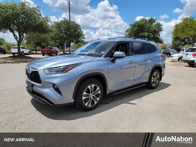 2021 Toyota Highlander Hybrid XLE AWD photo