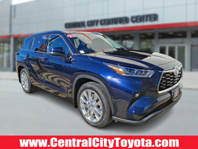 2021 Toyota Highlander Limited AWD photo