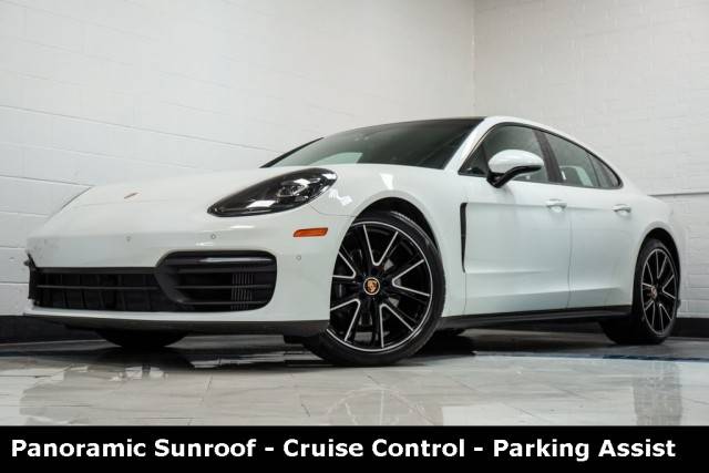 2022 Porsche Panamera 4 AWD photo