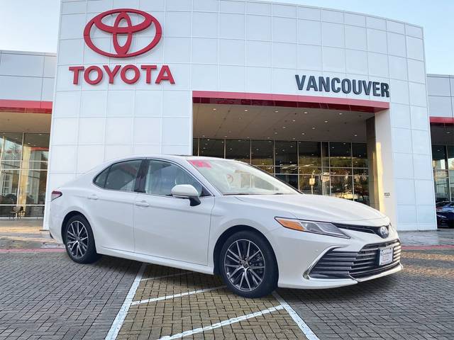 2022 Toyota Camry Hybrid XLE FWD photo