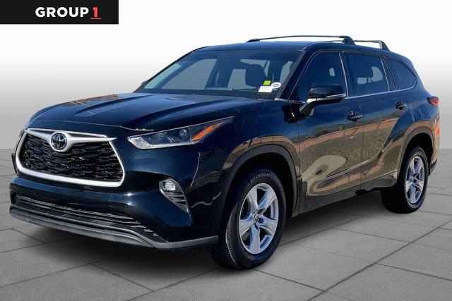 2021 Toyota Highlander LE FWD photo