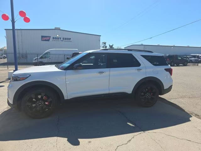 2021 Ford Explorer ST 4WD photo