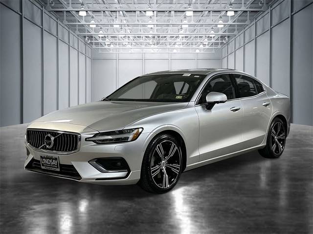 2022 Volvo S60 Inscription AWD photo