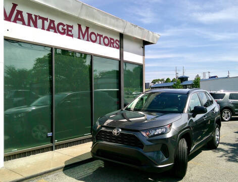 2021 Toyota RAV4 LE FWD photo
