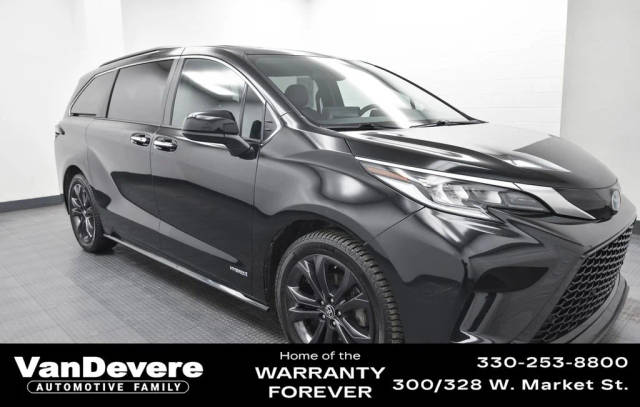 2021 Toyota Sienna XSE FWD photo