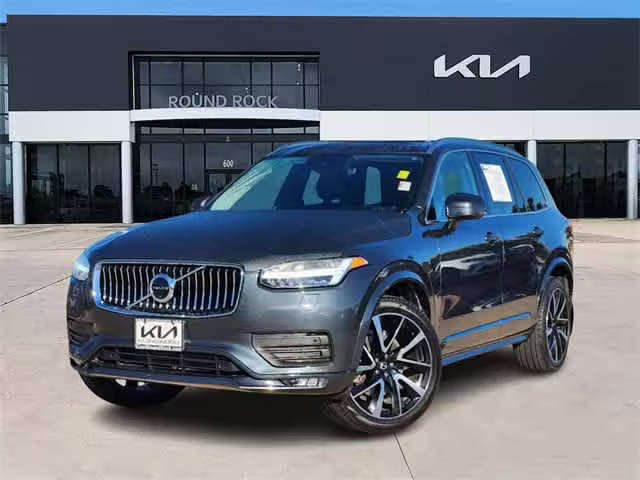 2022 Volvo XC90 Momentum AWD photo