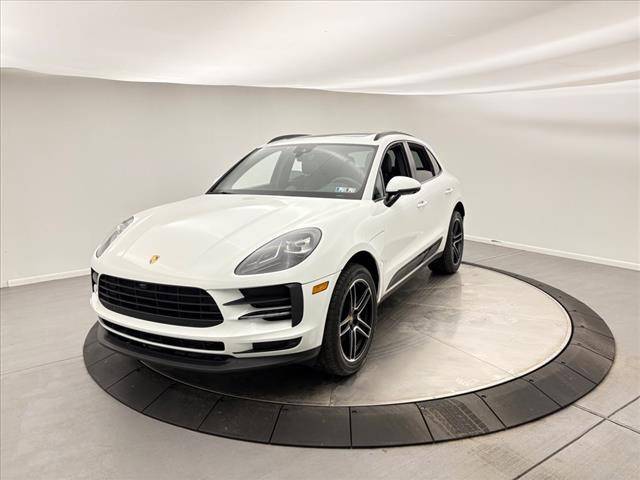 2021 Porsche Macan  AWD photo