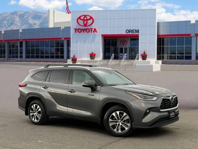 2021 Toyota Highlander Hybrid XLE AWD photo
