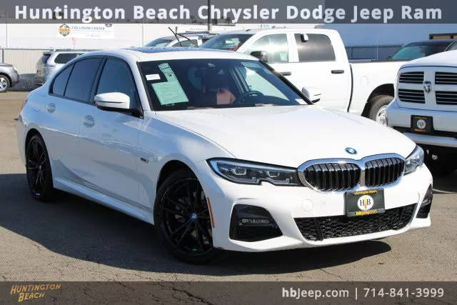 2022 BMW 3 Series 330e RWD photo