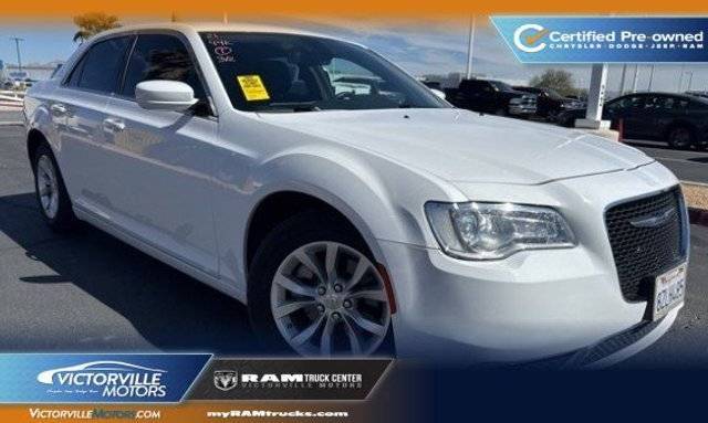 2021 Chrysler 300 Touring RWD photo