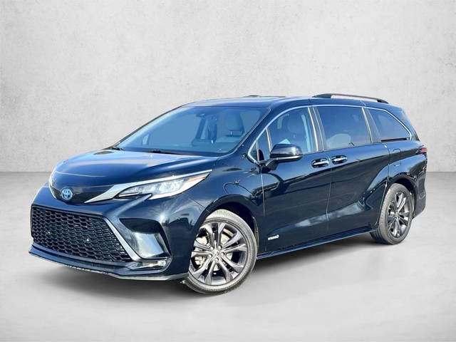2021 Toyota Sienna XSE FWD photo