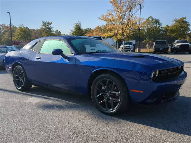 2021 Dodge Challenger SXT RWD photo