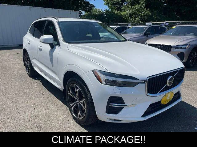 2022 Volvo XC60 Momentum AWD photo