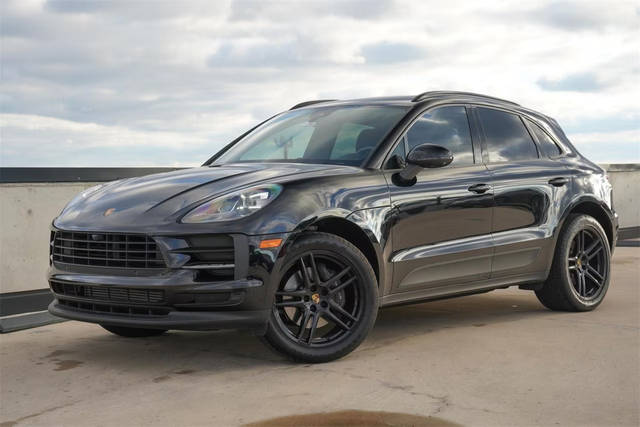 2021 Porsche Macan  AWD photo