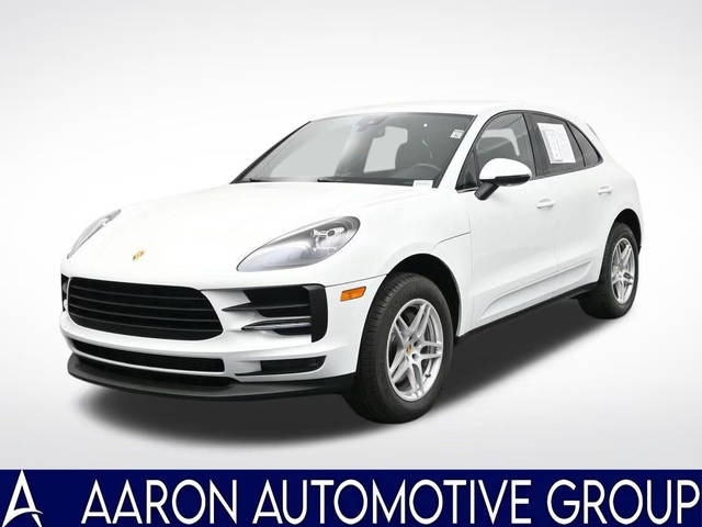 2021 Porsche Macan  AWD photo