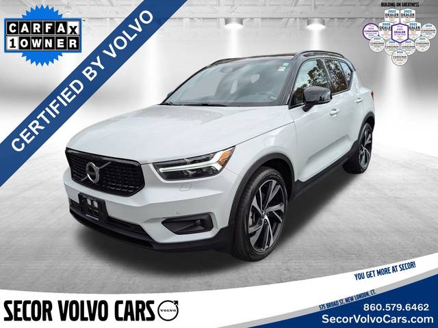 2022 Volvo XC40 R-Design AWD photo