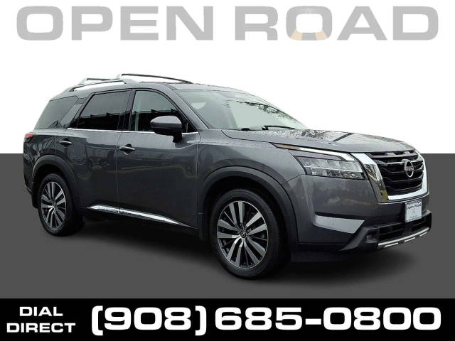2022 Nissan Pathfinder Platinum 4WD photo
