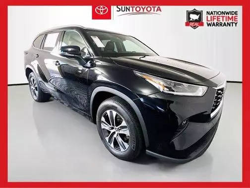 2021 Toyota Highlander XLE FWD photo