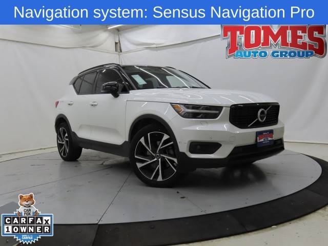 2022 Volvo XC40 R-Design AWD photo